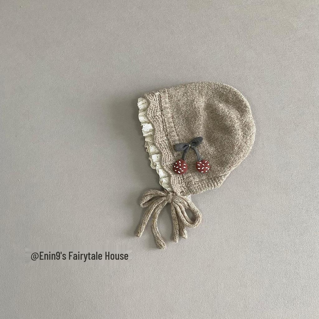 Теплая зимняя шерстяная шапка-ушанка с вязаным кружевным декором для девочек и малышей