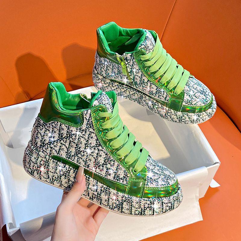 Новое поступление женских туфель из вулканизированной кожи с высоким берцем и сверкающими бриллиантами, толстой подошвой и высоким верхом. Женская обувь