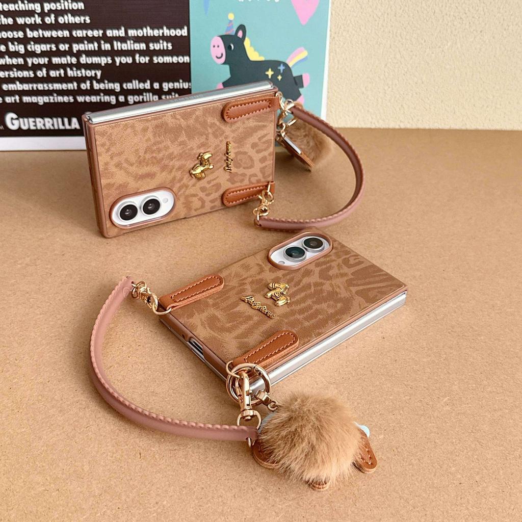 Case for Samsung Galaxy Z Fold 8 Leopard Pattern Decor Hand Strap Pom‑pom Charm Built‑in Front Screen Protector Cover For Women Phone Bumpers