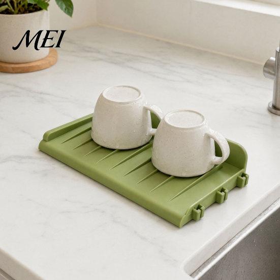 Sink Draining Mat Silicone Kitchen Faucet Mat, Foldable Splash Guard with Suction Cup, Countertop 5 Degrees Slope Water for Bathroom Multi-functional