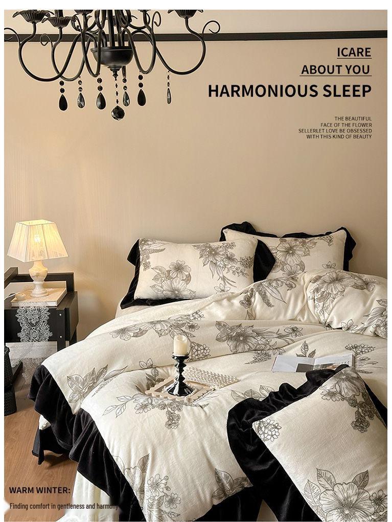 G5Z Постельное белье из молочного велюра и кружева: Утолщенный четырехсекционный комплект из фланели и кораллового флиса, двусторонний, с пододеяльником.