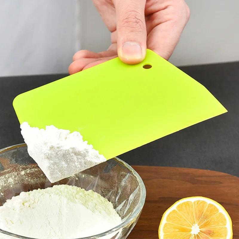 Dough Cutter Scraper Baking Pastry DIY Bench Plastic Bowl Scraper Kitchen Cake Cream Bread Fondant Spatula Cutting Knife Divider