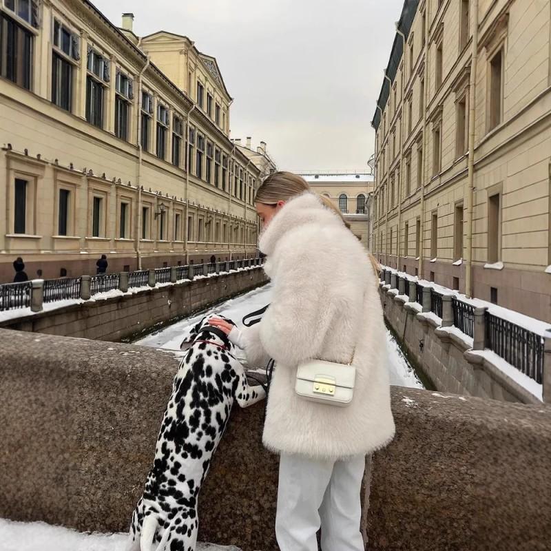 Женское пальто из искусственного меха Зимняя утолщенная куртка средней длины с вырезом Уличный стиль Элегантная верхняя одежда