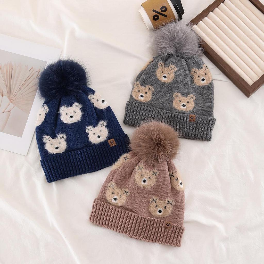 Очаровательная детская шапка с помпоном и подкладкой из флиса «Медвежонок» - Уютный вязаный зимний аксессуар