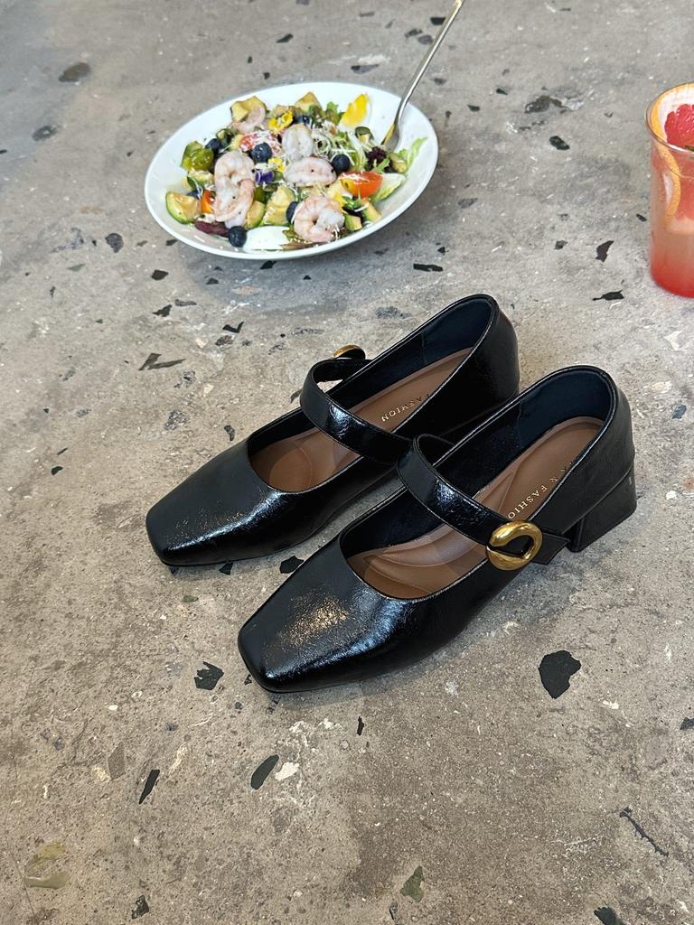 Vintage Mary Jane Small Leather Shoes Women's 2025 Women's Autumn New Versatile Single Shoes Thick Heel Square Head Velcro High Heels