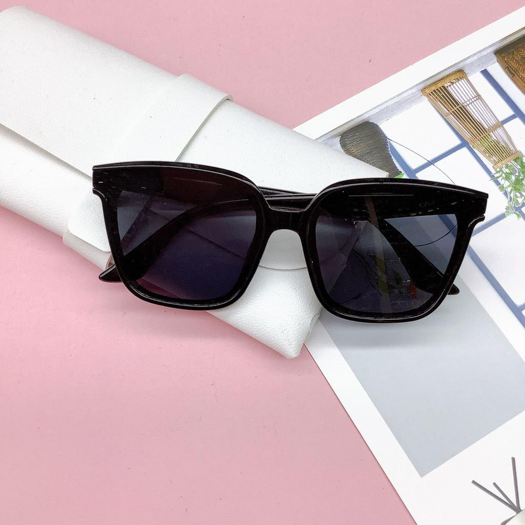 Детские солнцезащитные очки в персонализированной коробке, модные корейские солнцезащитные очки цвета океана для мальчиков и девочек, вогнутая форма для путешествий для детей