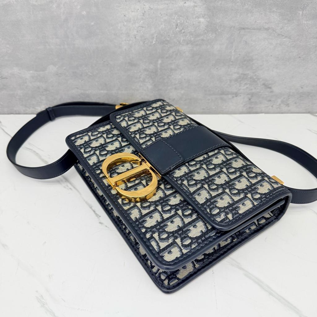 [Pre-Owned] 30 Montaigne Oblique Embroidered Monogram Flap Adjustable Shoulder Strap Montaigne Box Bag Leather Details Large - Excellent #MTXZH9