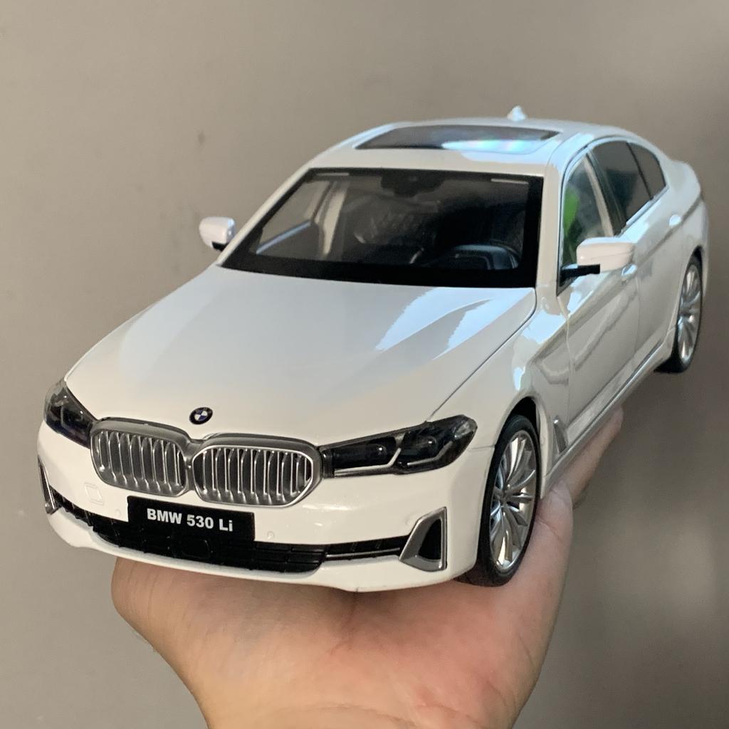 1:18 BMW 530Li Большой Роскошный Сплав Автомобиль Литые Модели и Игрушечные Транспортные Средства Модель Автомобиля Игрушки Для Детей Коллекционные Хобби Подарки На День Рождения Мальчики