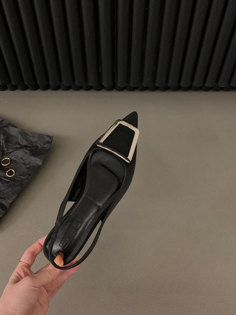 Французские плоские черные сандалии 2025 года, весна-лето, остроносые, со стразами, темпераментные, одинарные туфли, элегантные и благородные, нежные, классические, женские туфли