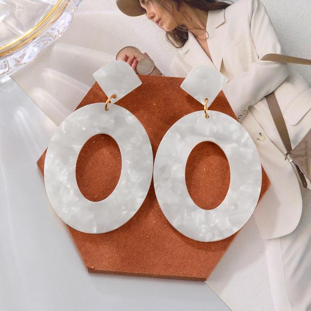 Женские серьги Акриловые серьги-подвески для женщин Геометрические серьги-кольца Большие висячие белые серьги Модные украшения