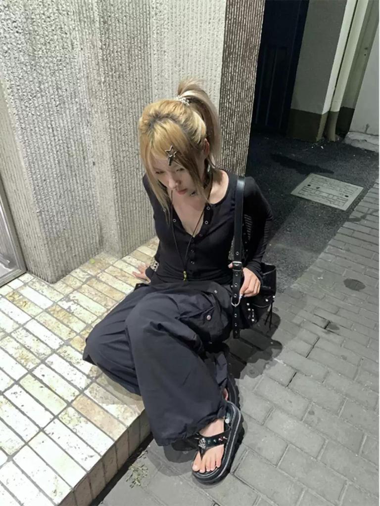 Футболка Karrcat Trashy Y2k Button T Shirt Grunge Aesthetics Black Ribbed Tops Gothic Vintage Harajuku Футболка с длинным рукавом American