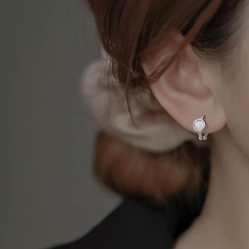 Модные женские мини цветные опаловые каффы для ушей - Геометрические круглые серьги