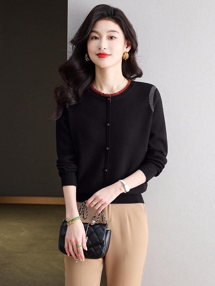 2025 Red Knitwear Round Neck Sweater for Middle-aged Women - Stylish Spring & Autumn Fashion