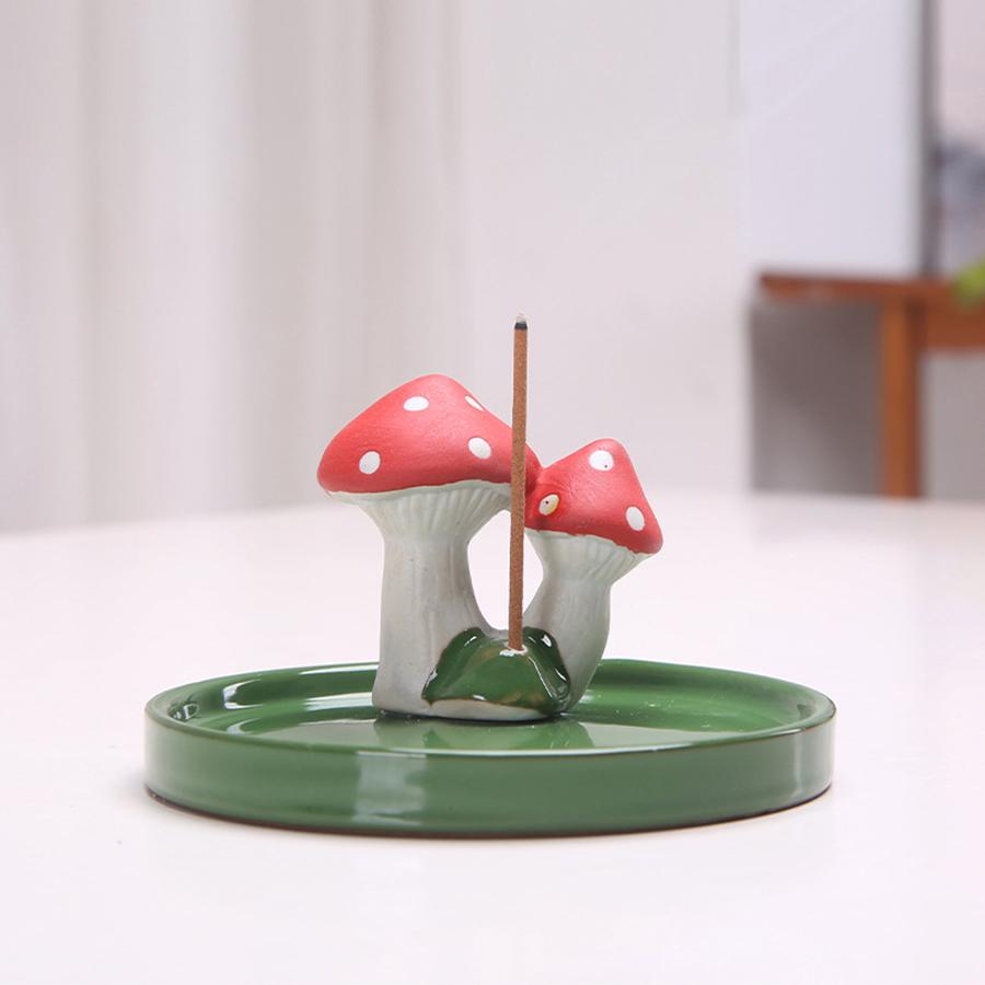 1PCS Incense Burner Ceramic Incense Stick Creative Mushroom Incense Stick Mini Incense Holder Office Home Furnishings