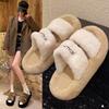 2024 английская осень и зима новые интернет знаменитости в моде универсальные пушистые тапочки женская одежда одно слово тапочки толстая подошва