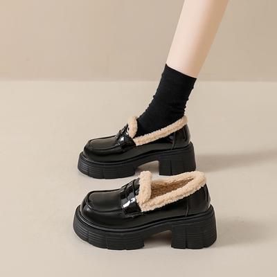 Зимние Новые Лоферы на Плюшевой Подкладке Женские Ретро Массивная Платформа Пушистые Кожаные Туфли Удобные и Теплые
