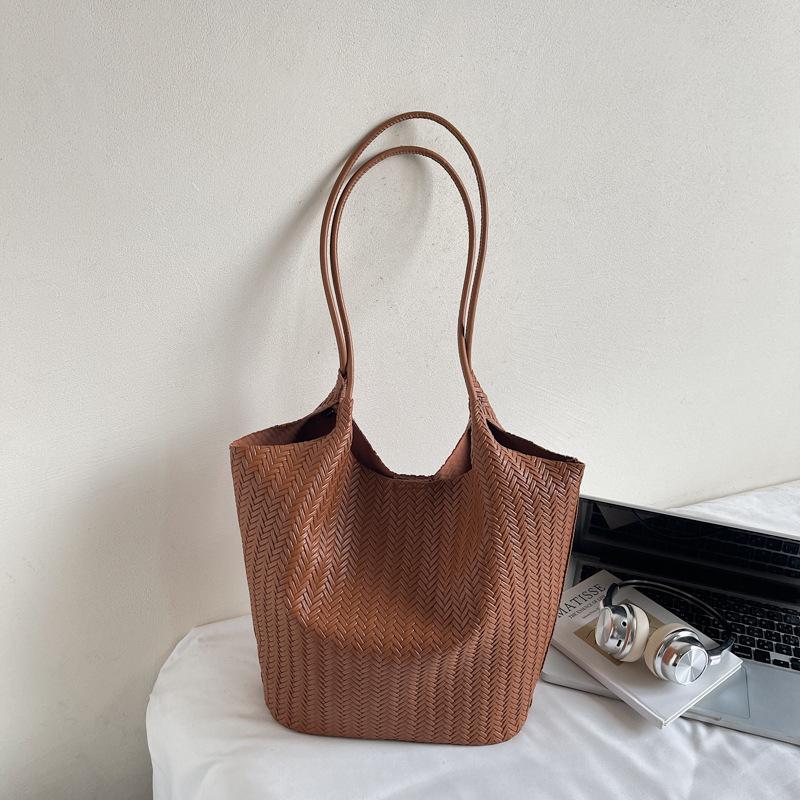 Ретро сумка женская большой вместимости 2025 новая осенне-зимняя повседневная на плечо для покупок текстурная сумка-тоут для поездок на работу