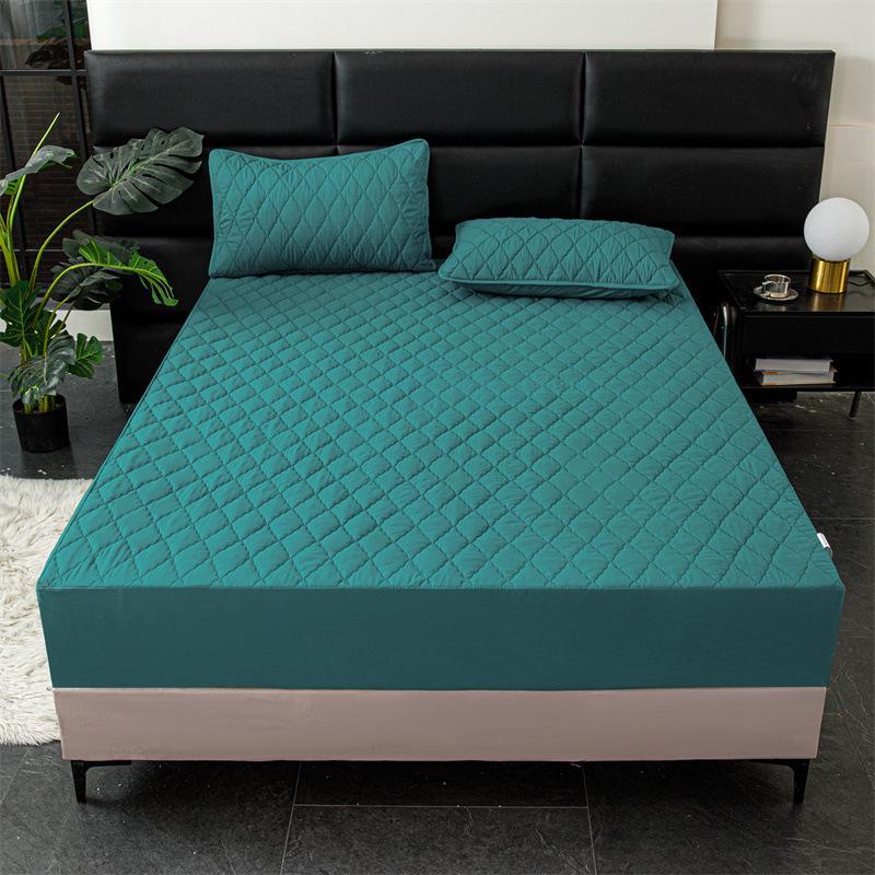 Комплект из всесезонного водонепроницаемого матраса и наволочек - непромокаемый, стеганый, для использования матерями