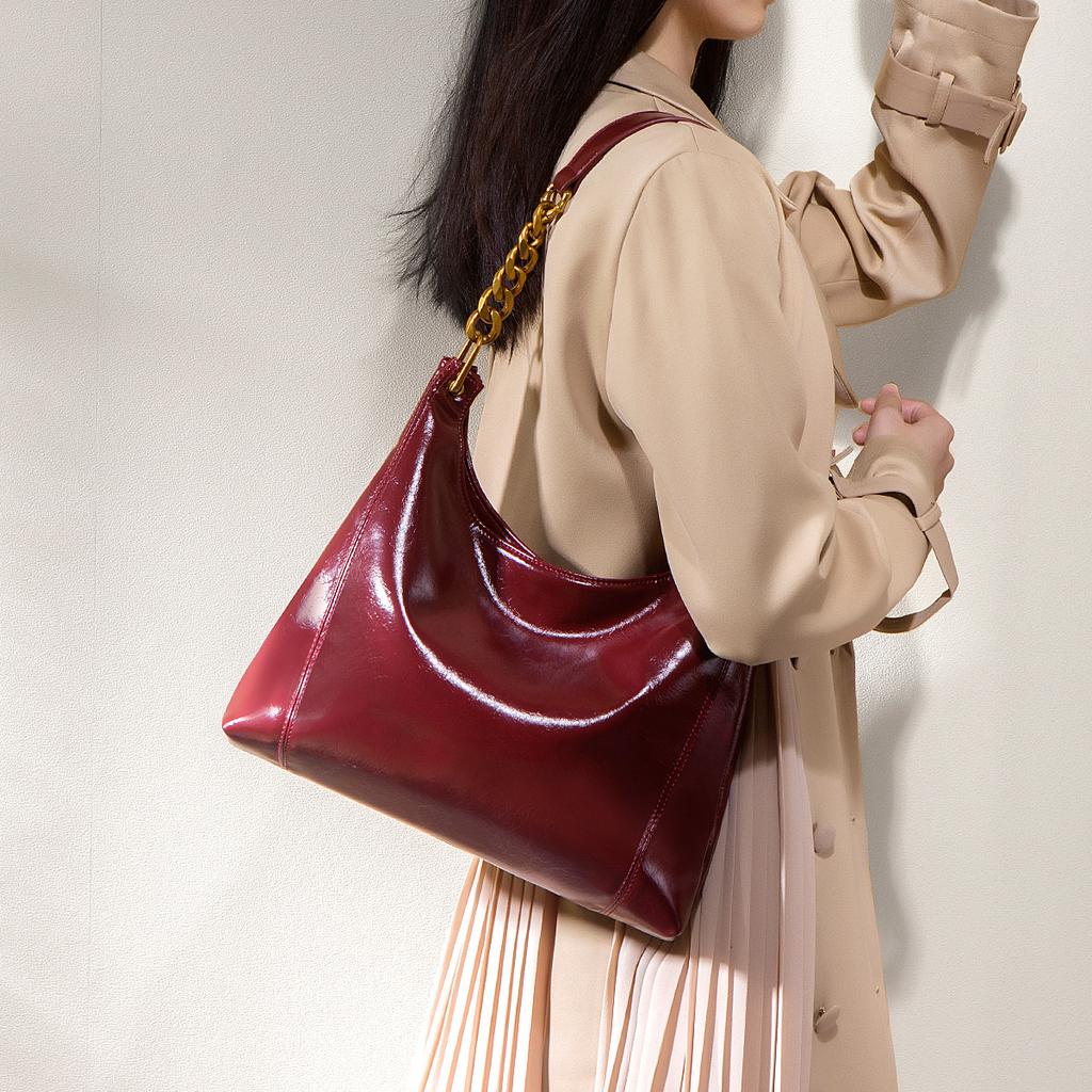 Red wedding bag Bridal wedding bag Women's 2025 new trendy retro large-capacity portable bucket bag Underarm bag
