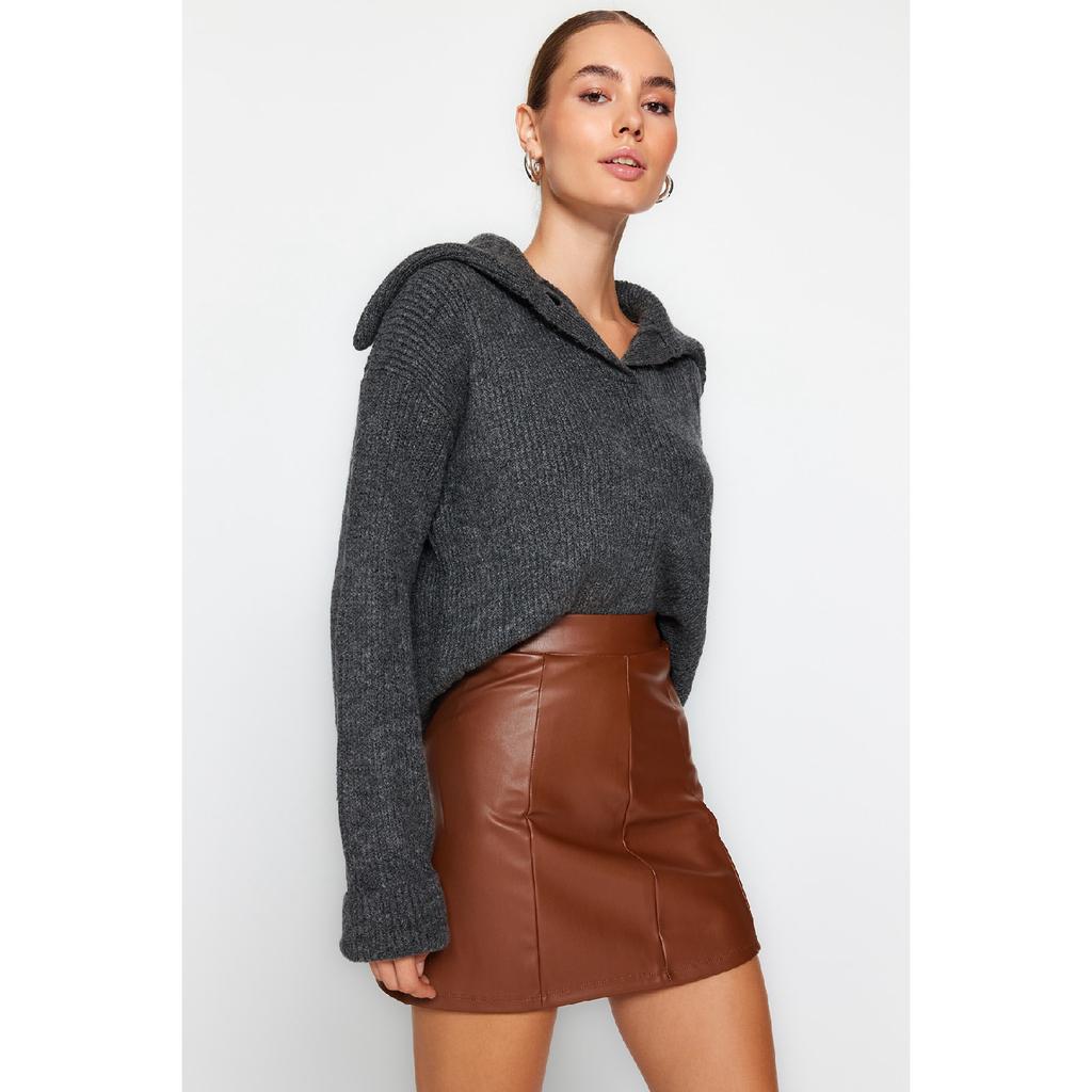 Коричневая мини-вязаная юбка из искусственной кожи с высокой талией Twoaw24et00154