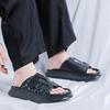 2025 новый модный тренд модные брендовые тапочки модные мужские повседневные пляжные тапочки с одним словом 371224-R