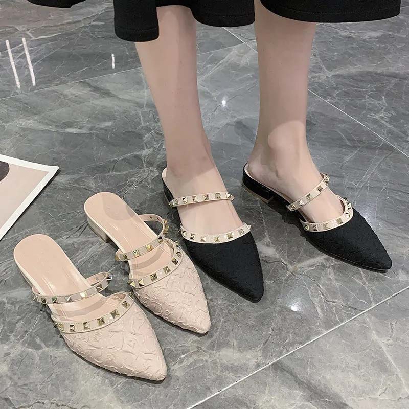 Женские босоножки на массивном каблуке с острыми заклепками, полутапочки Baotou, женские пикантные сандалии из мягкой кожи, тапочки с острым носком на низком каблуке