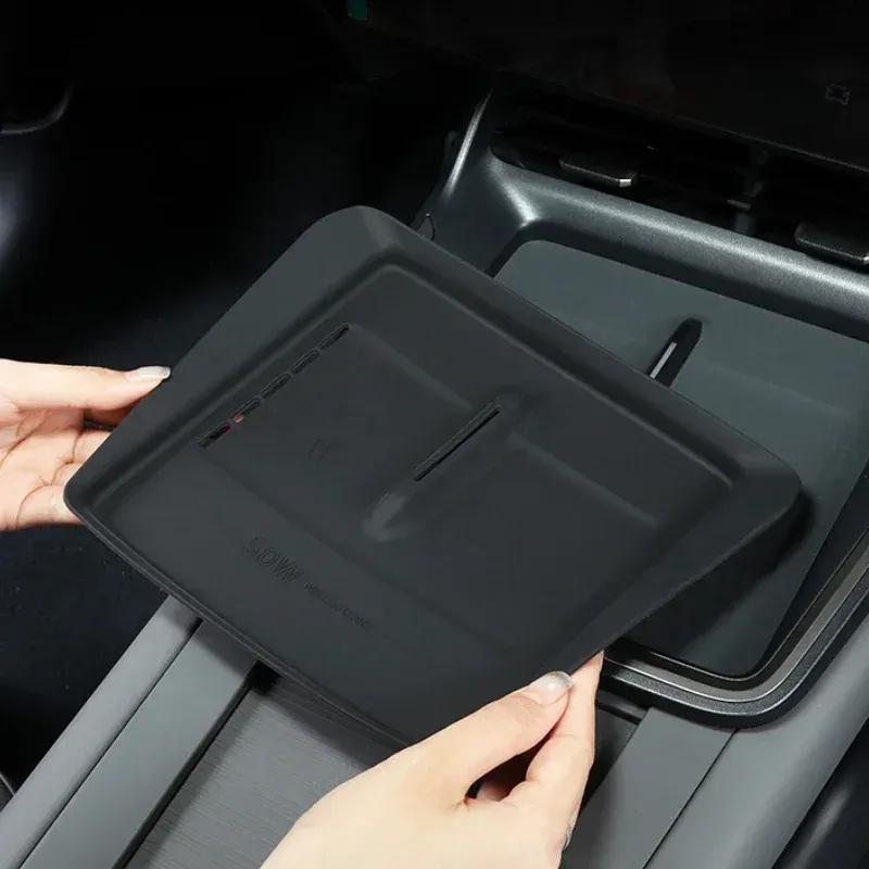 For Lynk & Co 07 EM-P Central Control Wireless Charging Water Cup Non-slip Silicone Storage Box Pad Car Modification Parts