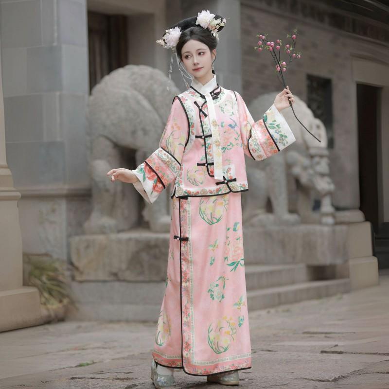 Historical Chinese Qing Dynasty Inspired Womens Traditional Costume Set With Printed Vest Long Robe