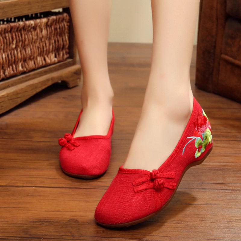 Старинные пекинские туфли из ткани с круглым носком и вышивкой — удобный этнический стиль для мам