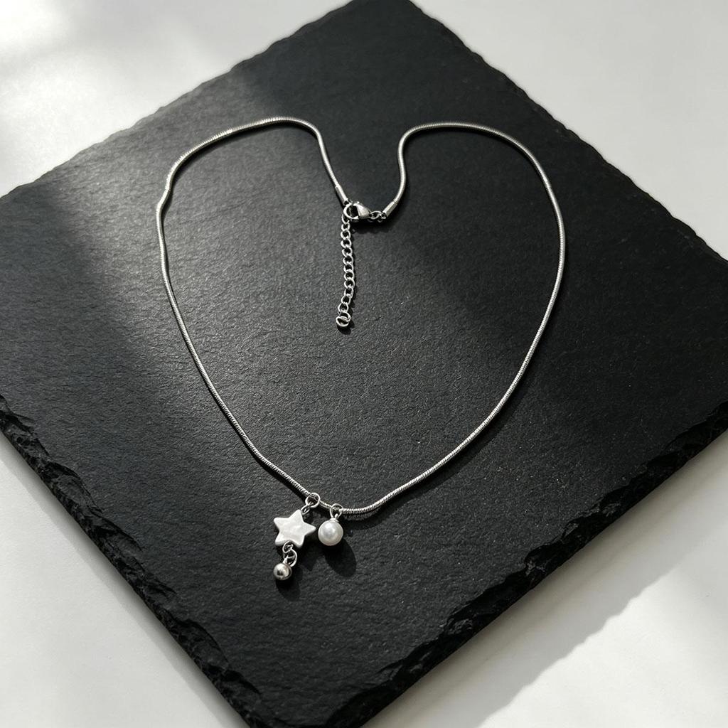 Star faux pearl pendant necklace for women, trendy new everyday accessory, niche dress matching versatile clavicle chain