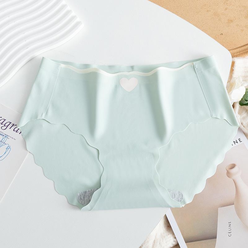 Ice Silk Underwear for Women Fresh Summer Love Traceless Cute Mid Waist Lifting Hip Pants Summer Cool Antibacterial Triangle Pants
