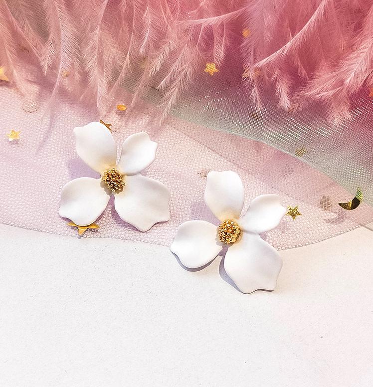 New Personality Temperament Sweet And Rotten Multicolor Three-dimensional Flower Earrings Fashion Wild Female Jewelry Gift