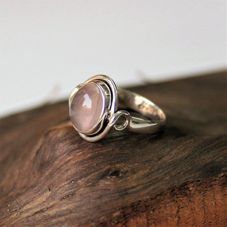 Handmade Silver Ring, 925 Sterling Silver Ring, Oval Rose Quartz Ring,  Gift for Her, Birthstone Promise Ring, Christmas Gift, Valentine's Day Gift,