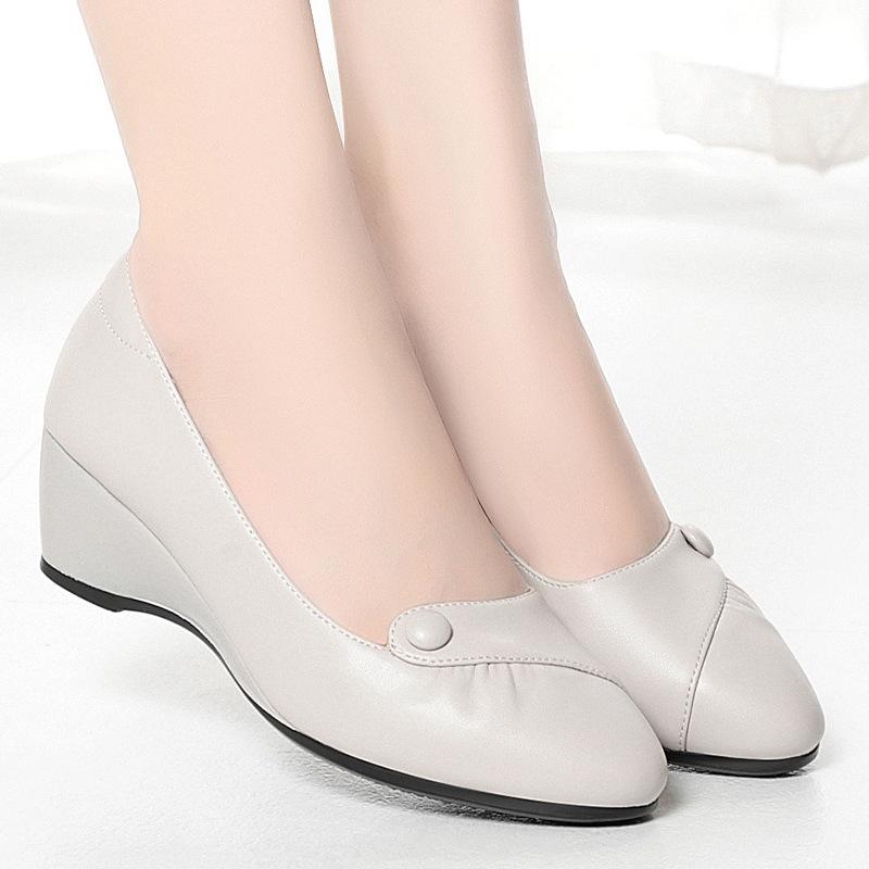 Женская мода Легкие удобные туфли на танкетке Весна Осень Женские повседневные туфли Обувь для улицы Черные кожаные туфли-лодочки