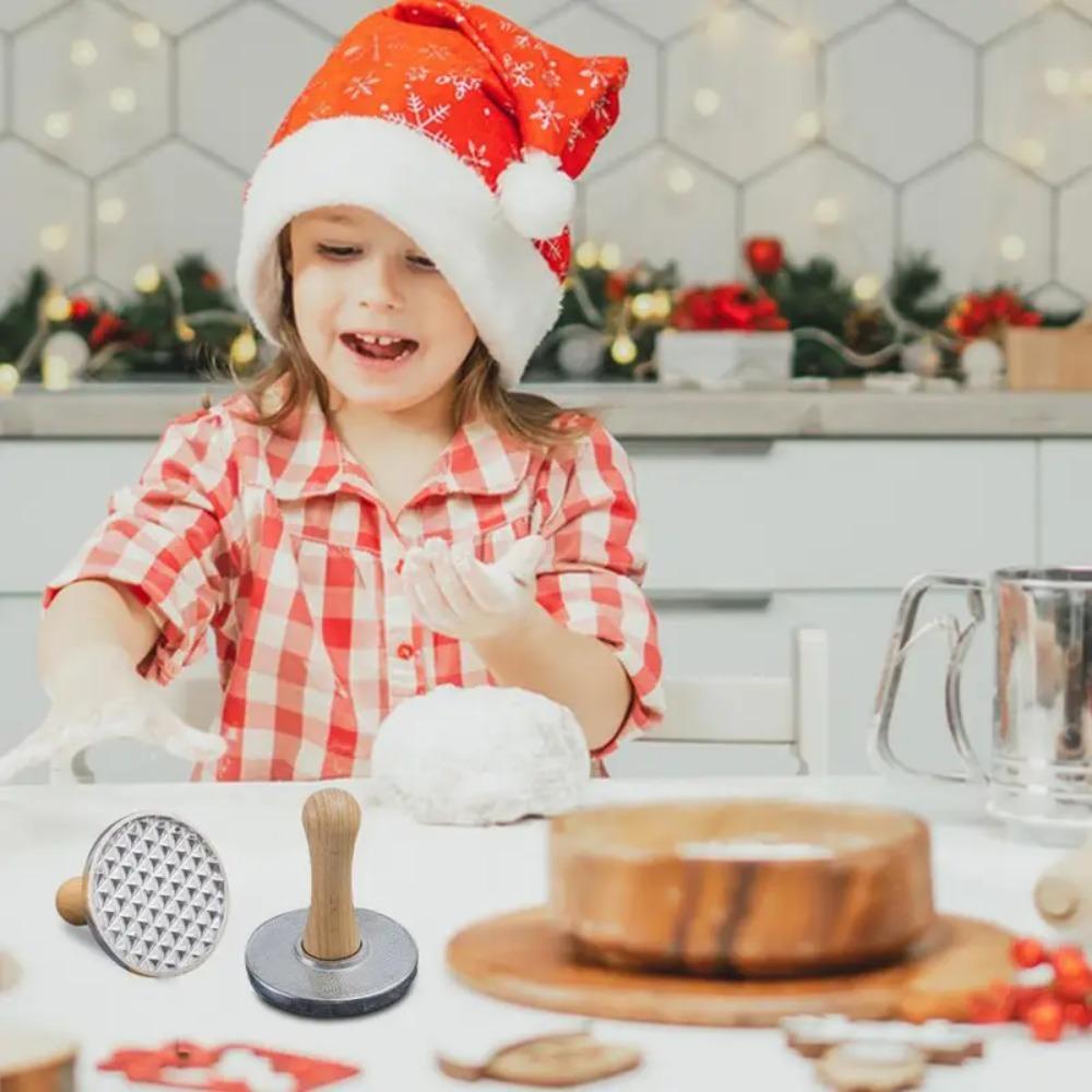 DIY Zinc Zinc Zinc Alloy Biscuit Mold Wooden Handle Biscuit Embossing Stamp Mold Cookie Pressing Mold Party