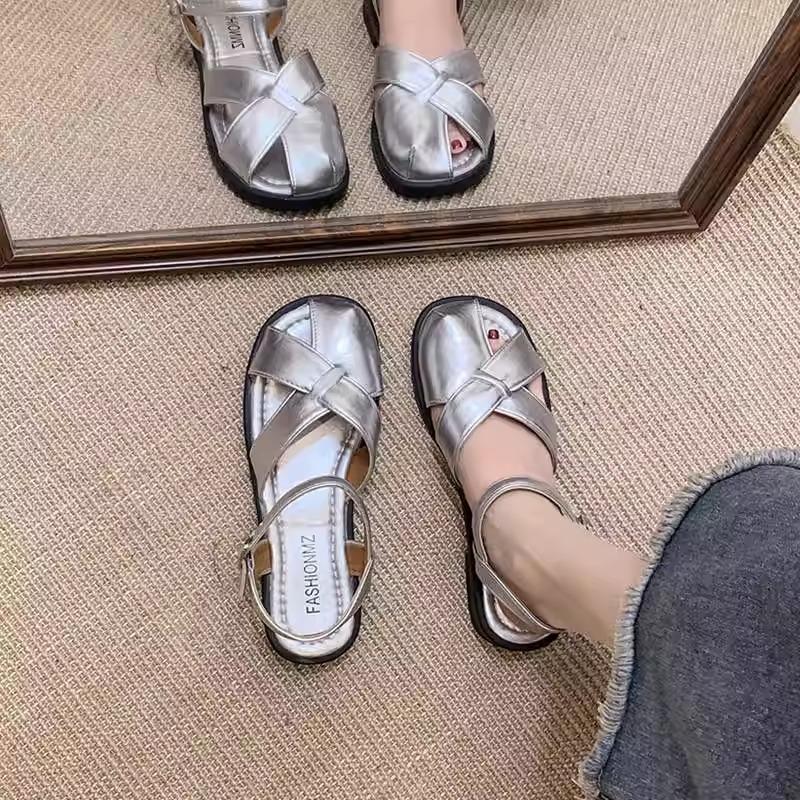 Versatile Bag Head Flat-soled Sandals Women's 2025 Summer New Buckle Round Head Fashion Women's Shoes Korean with Skirt Sandals