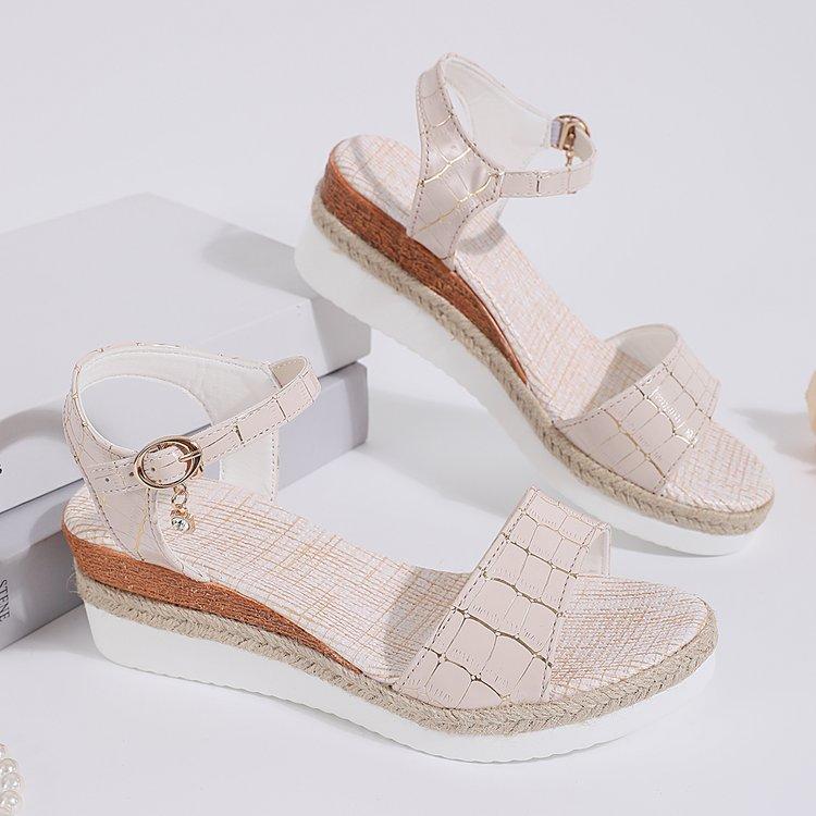 Новые летние женские туфли 2024 года, однотонные женские повседневные босоножки на танкетке с открытым носком и пряжкой, женские летние пляжные сандалии Mujer