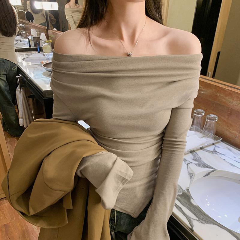 Корейская версия осеннего дизайна с неровными складками и топом на одно плечо для женщин с небольшой универсальной футболкой с длинными рукавами