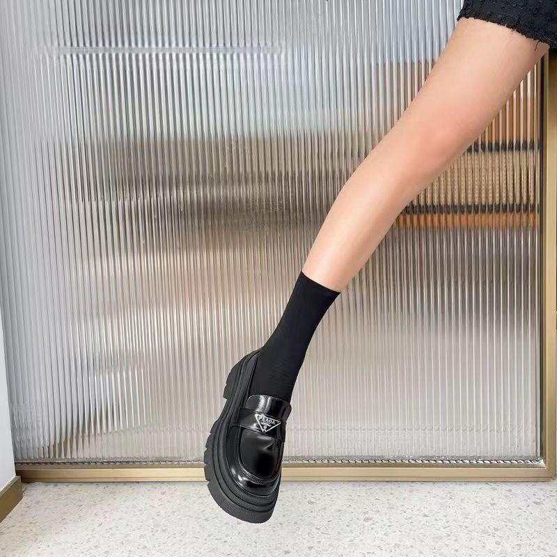 Женские мокасины-маффины на толстой подошве, весна 2025 г., в британском стиле, высокие, треугольные, стандартные, увеличивающие рост, небольшие кожаные туфли с одной педалью