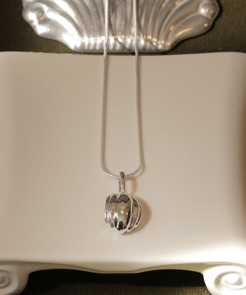 Reindeer Eclat Necklace 09