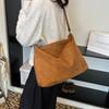 Осень и зима ретро нишевая сумка подмышку женская 2025 новая трендовая корейская замшевая сумка-тоут большой вместимости на плечо