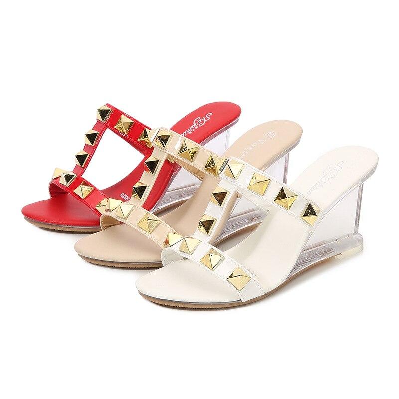 Женские прозрачные модные сандалии высокого качества на танкетке со стеклом, прозрачные босоножки на каблуке с заклепками LFD