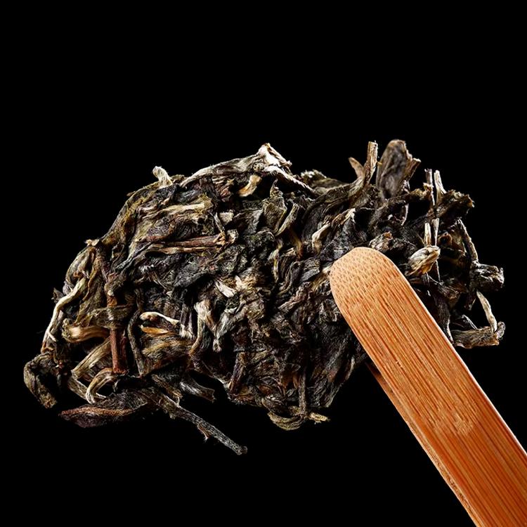 Исландия Линьцан Старое дерево сладкий пуэр Шэнпу чай 357 грамм