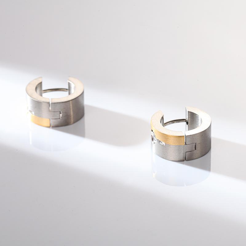 Featuring Titanium Hardware and a Post Back Closure