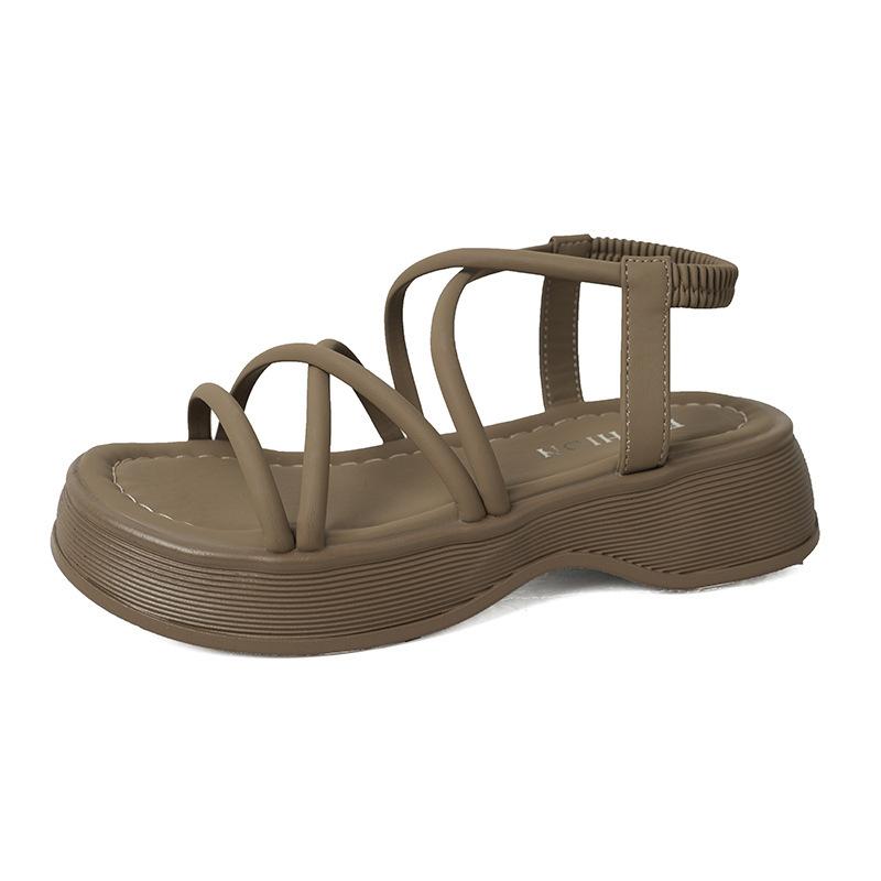 2025 летние новые римские сандалии женские на платформе универсальные модные фея ветер мягкая подошва студенческие нескользящие пляжные туфли