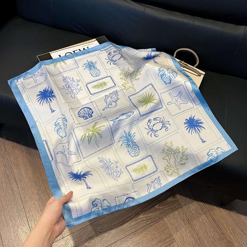 Retro silk scarves for women's new high-end accessories, neck small square scarf, scarf waist, fashionable and versatile, and gifts can be given.