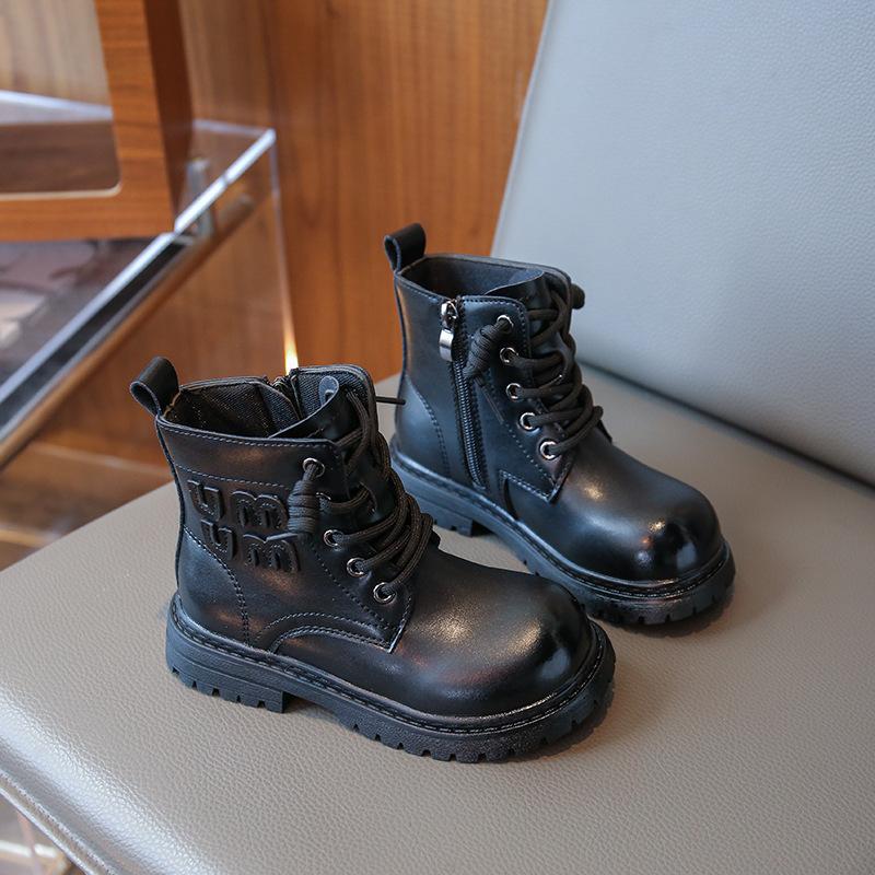 Девочки ботинки Мартин британский стиль два хлопка короткие ботинки 2025 новый осень и зима бархат мальчики теплые хлопковые ботинки детские кожаные ботинки