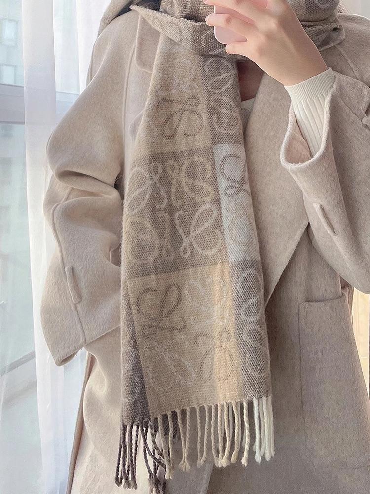 elegant women' scarf for winter warm chic SCARF 180x66 gray-black