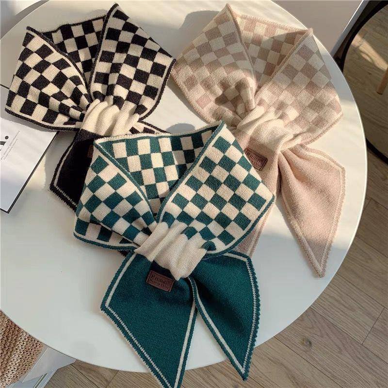 Checkerboard Cross Small Scarf for Women Korean Version High End Warm and Versatile Winter Fashionable Scarf Spring and Autumn Decorative Scarf