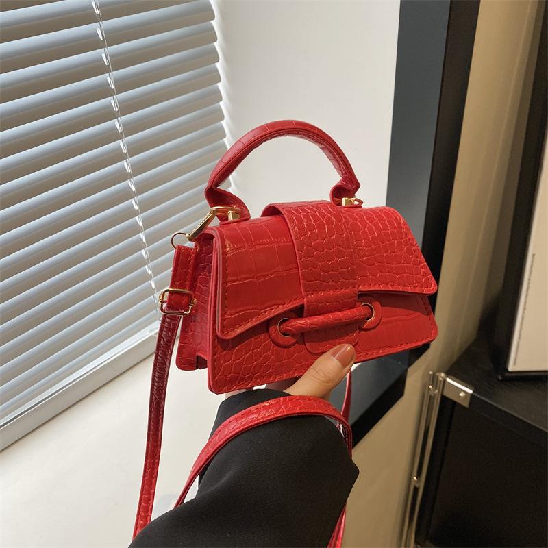 Маленькая свежая иностранная сумка в иностранном стиле, женская весенняя текстура, одно плечо, маленькая квадратная сумка через плечо